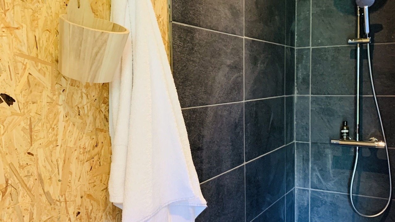 Photo of Bathroom in Saint-Quentin-en-Tourmont