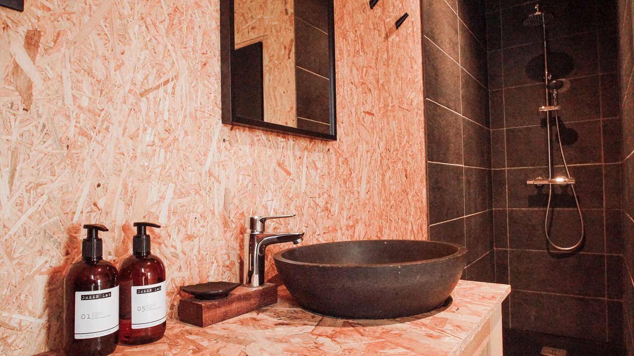 Photo of Bathroom in Saint-Quentin-en-Tourmont