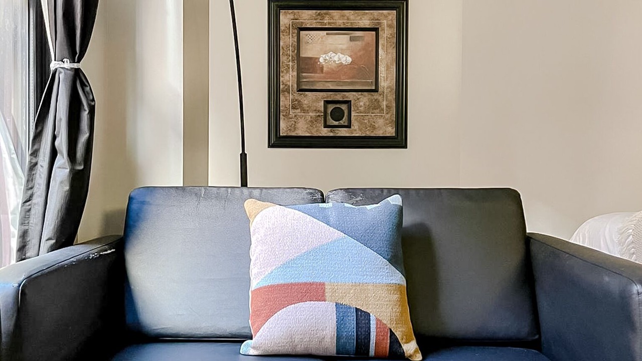 Photo of Livingroom in Downtown Springfield