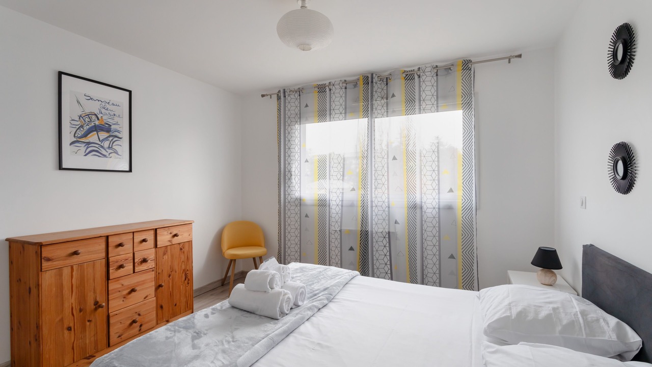 Photo of Bedroom in Rotheneuf-Le Pont