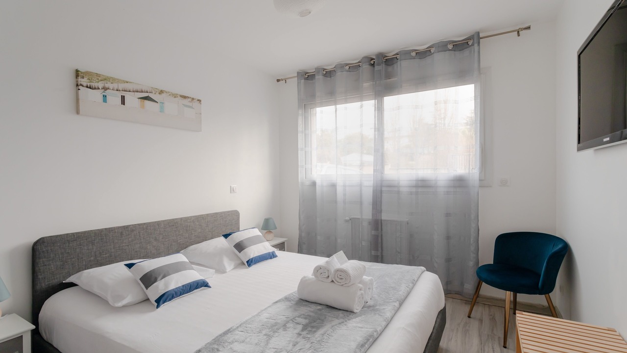 Photo of Bedroom in Rotheneuf-Le Pont