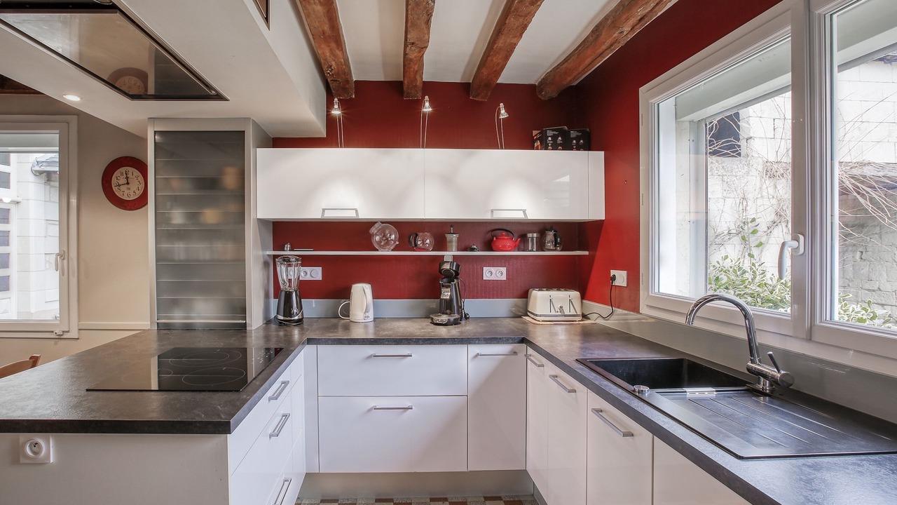 Photo of Kitchen in Saint-Cyr-en-Bourg