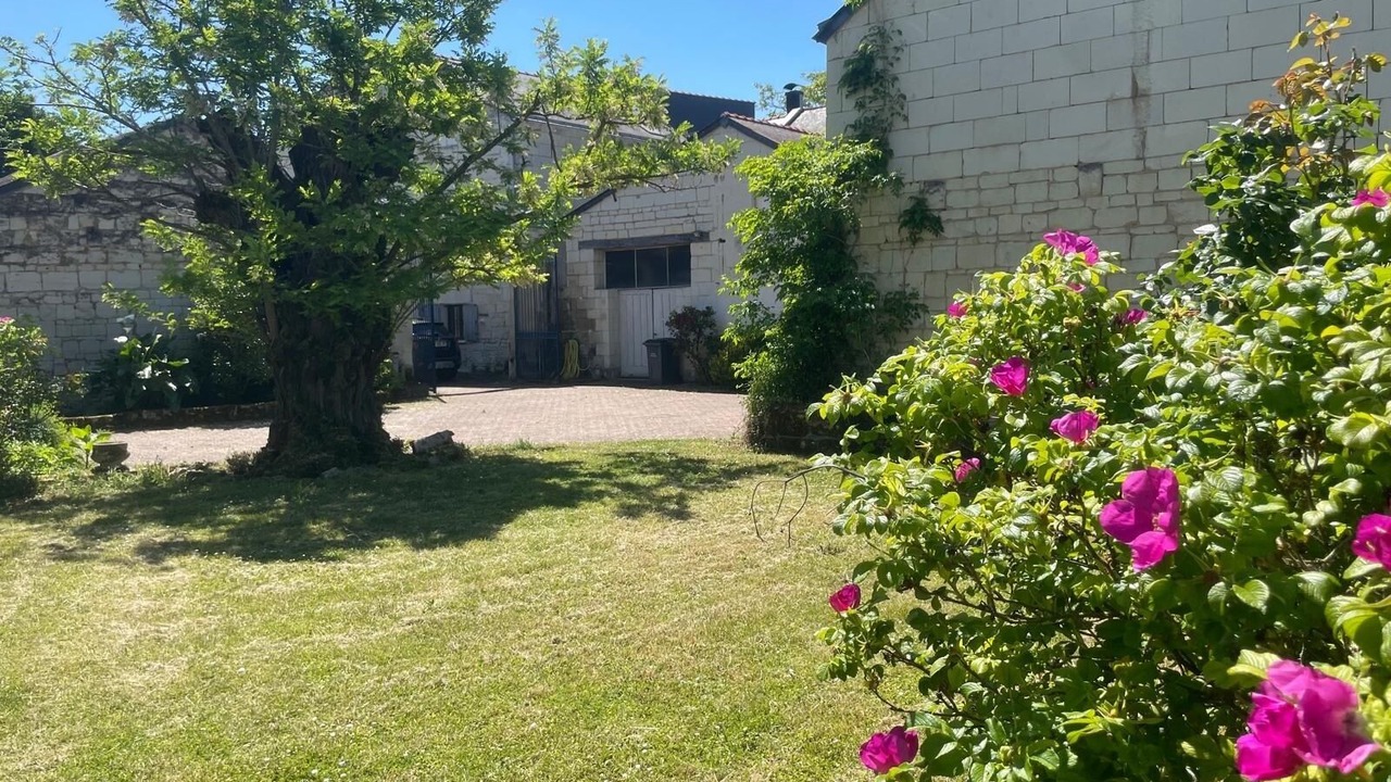 Photo of Outdoor in Saint-Cyr-en-Bourg