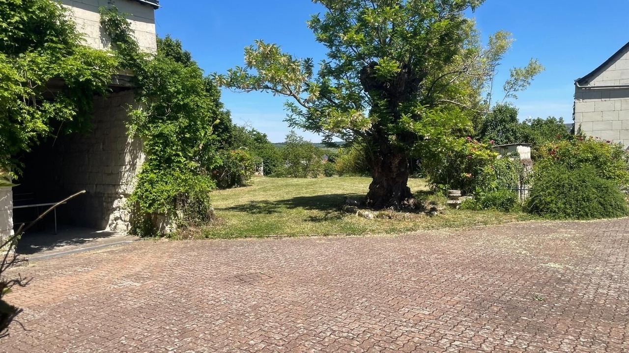 Photo of Outdoor in Saint-Cyr-en-Bourg