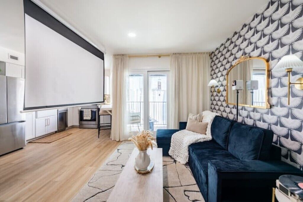 Photo of Livingroom in East Riverside - Oltorf