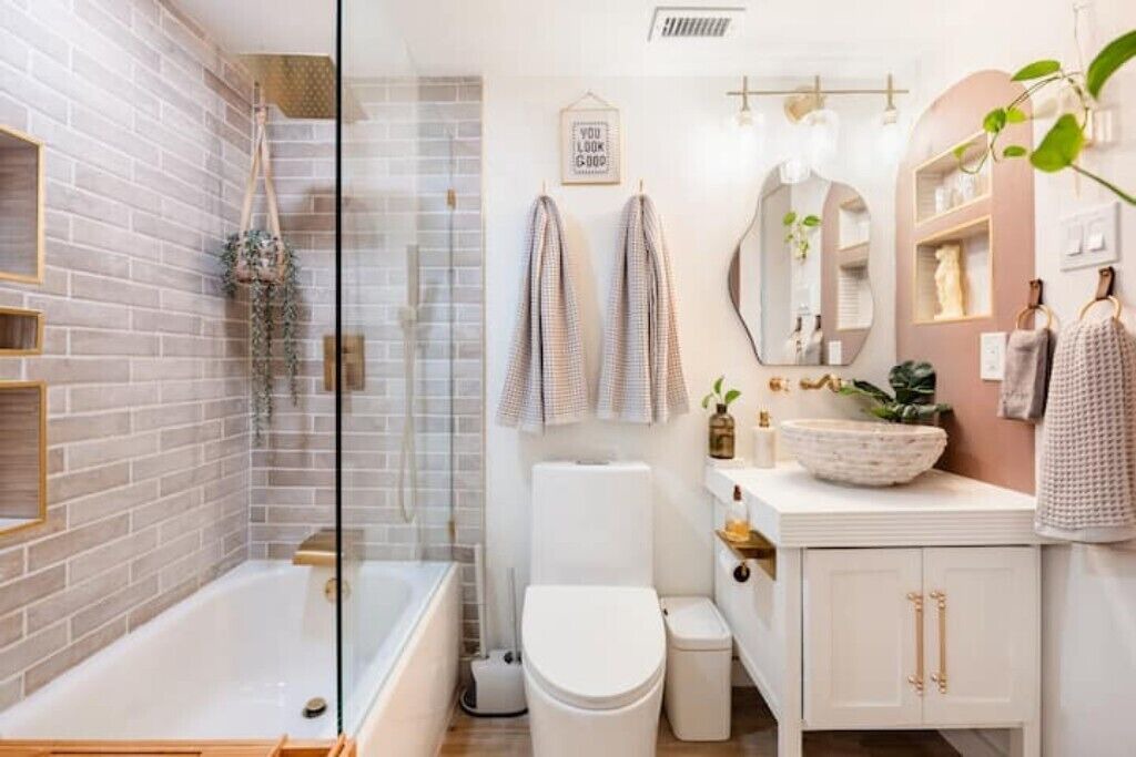 Photo of Bathroom in East Riverside - Oltorf