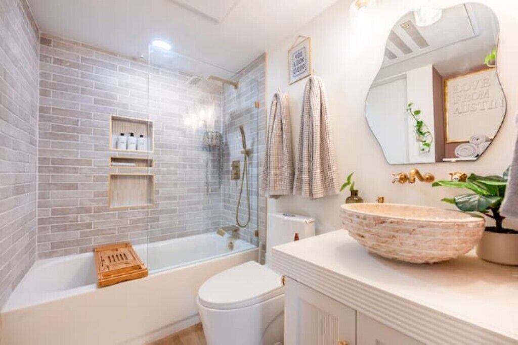 Photo of Bathroom in East Riverside - Oltorf
