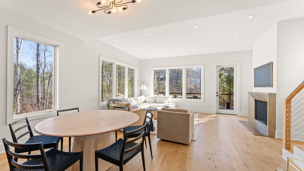 Photo of Livingroom in Chattahoochee Hills