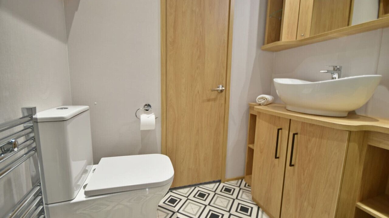 Photo of Bathroom in Fence