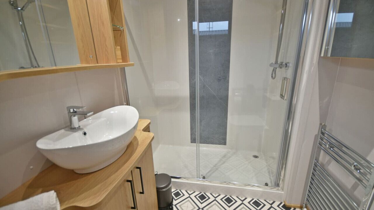 Photo of Bathroom in Fence