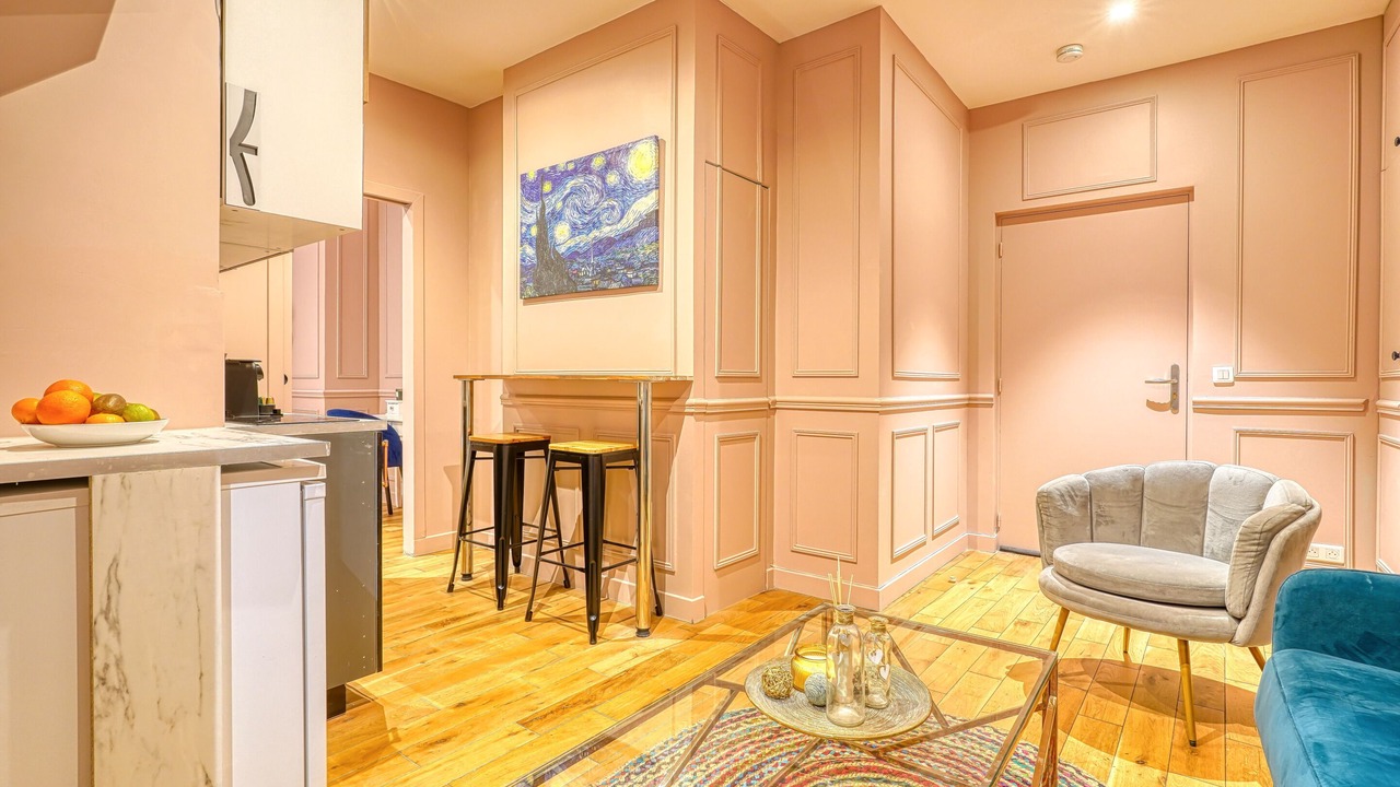 Photo of Livingroom in Quartier de la Folie-Mericourt