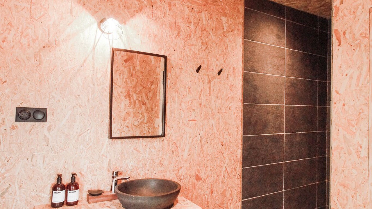 Photo of Bathroom in Saint-Quentin-en-Tourmont