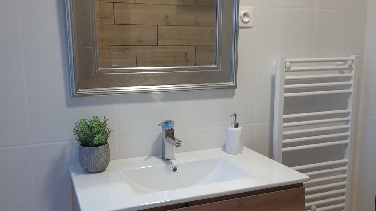 Photo of Bathroom in Rue