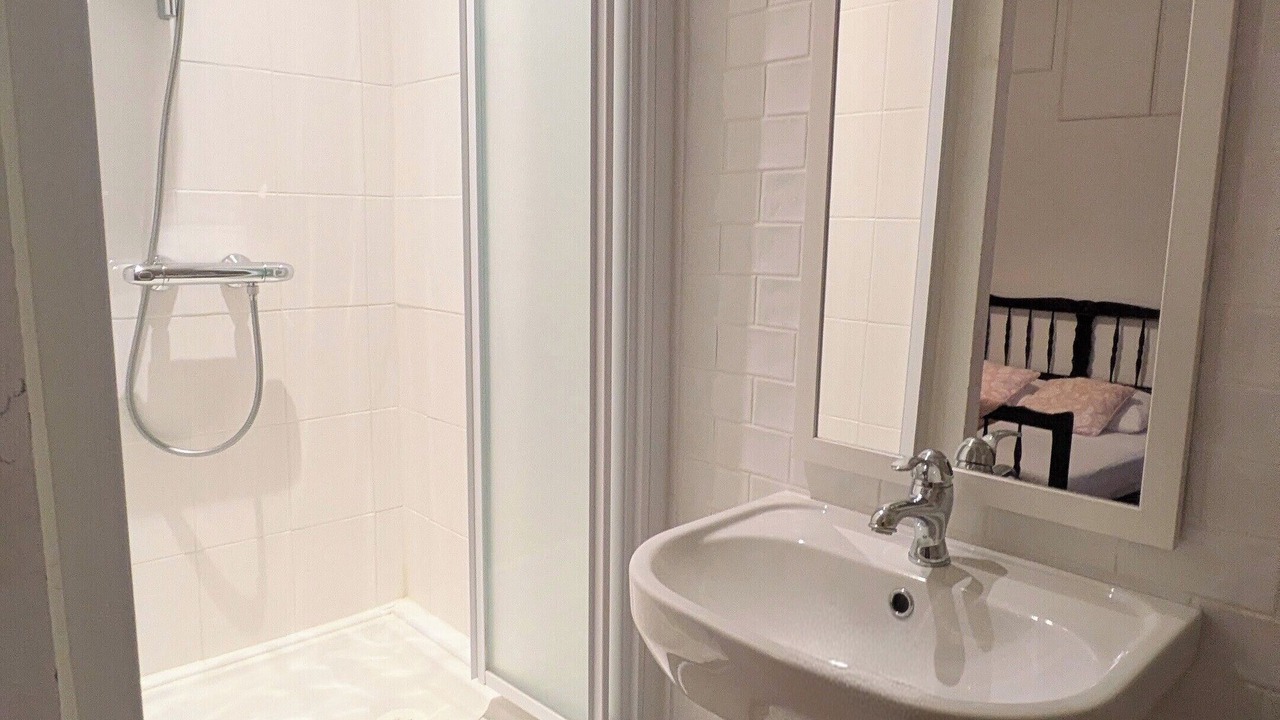 Photo of Bathroom in Floure