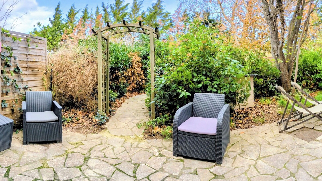 Photo of Patio Balcony in Floure