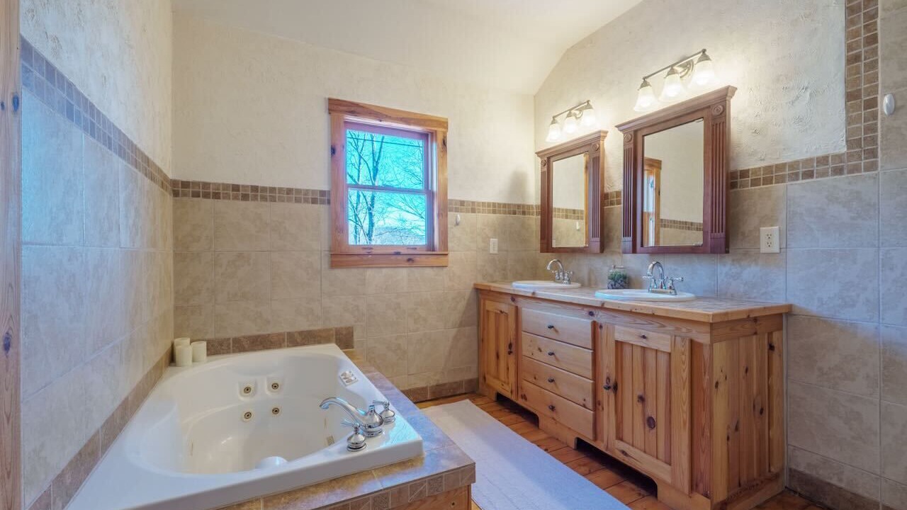 Photo of Bathroom in Frank