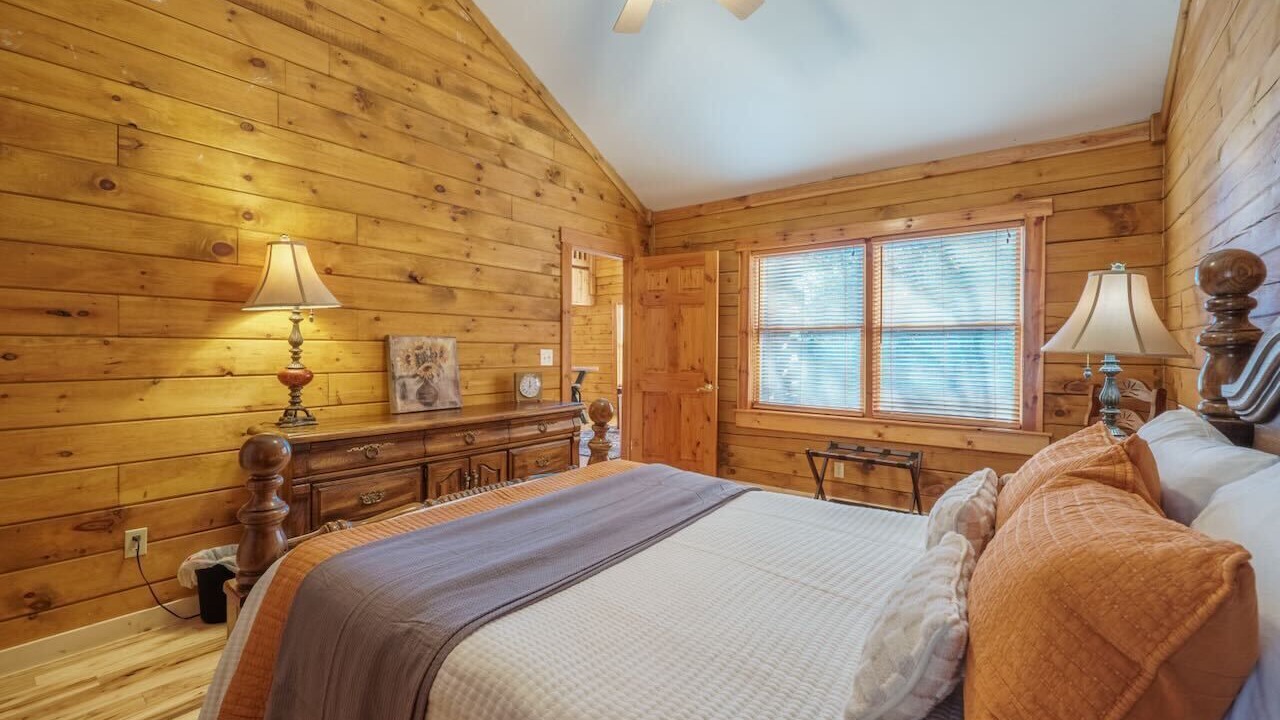 Photo of Bedroom in Frank
