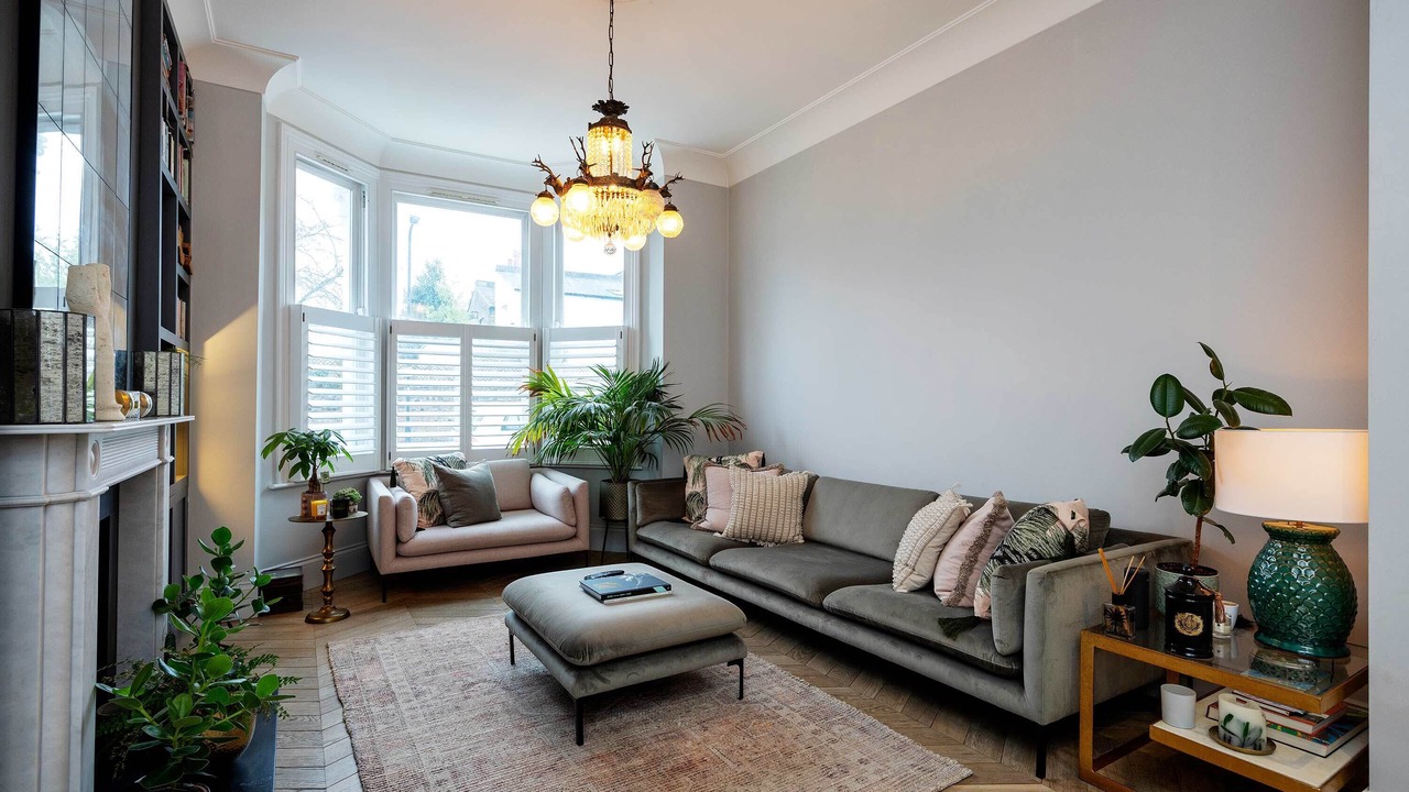 Photo of Livingroom in Queen's Park