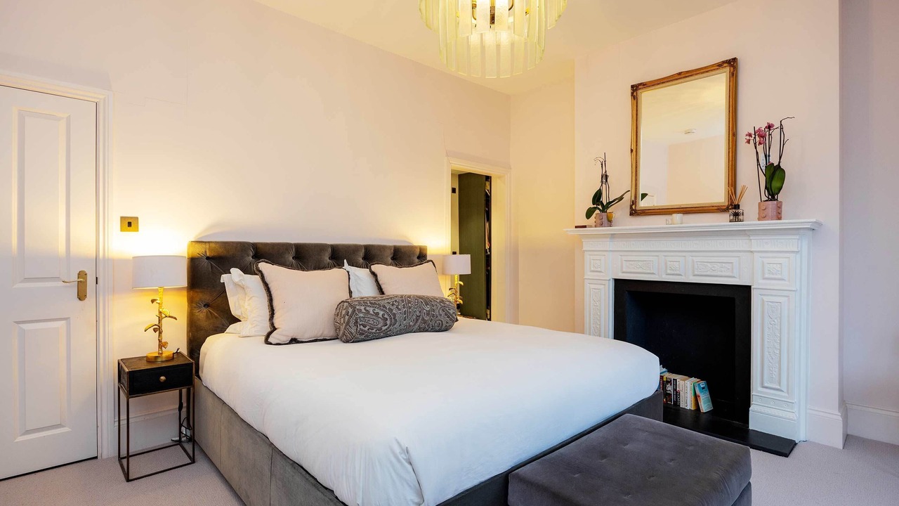 Photo of Bedroom in Queen's Park