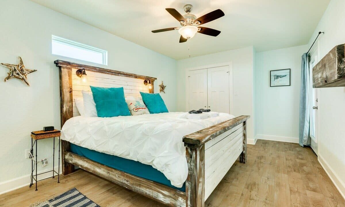 Photo of Bedroom in Surfside Beach