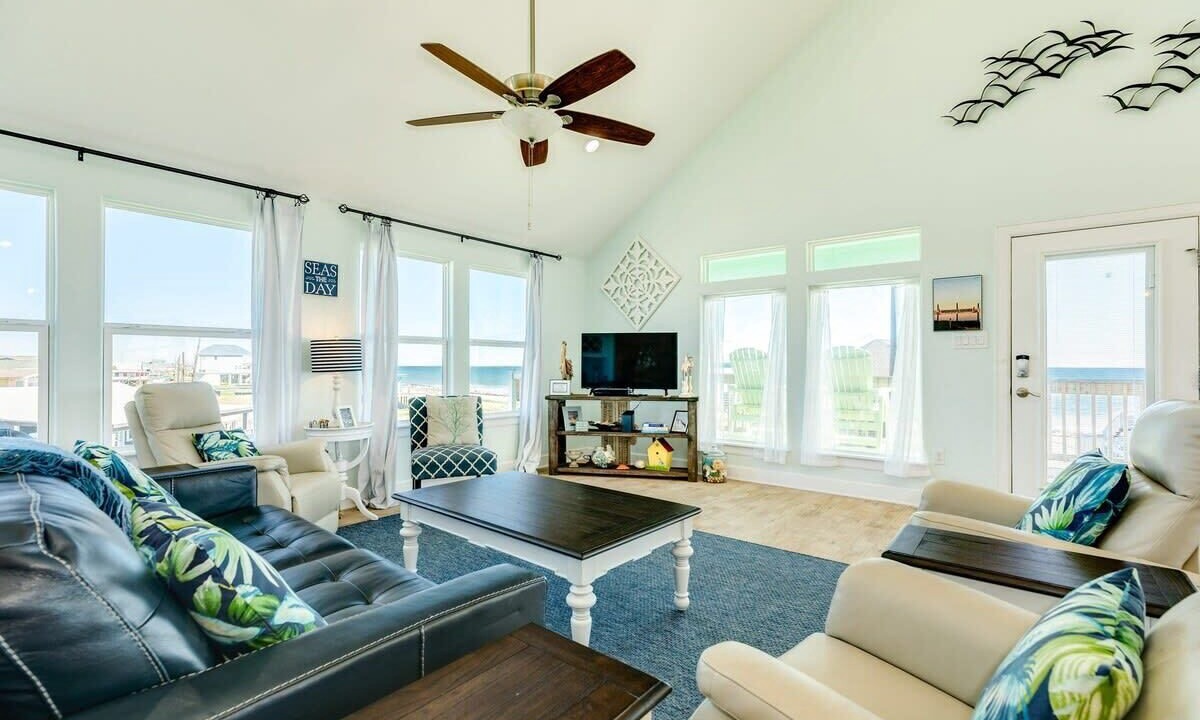 Photo of Livingroom in Surfside Beach