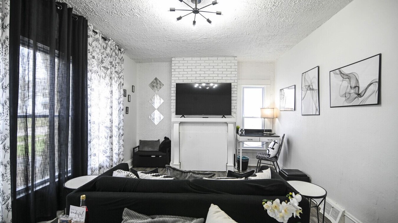 Photo of Livingroom in East Cleveland