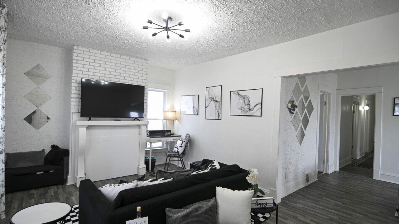 Photo of Livingroom in East Cleveland