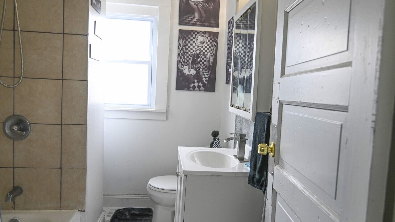 Photo of Bathroom in East Cleveland