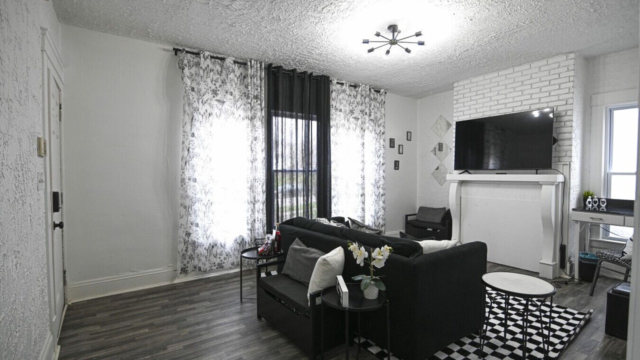Photo of Livingroom in East Cleveland