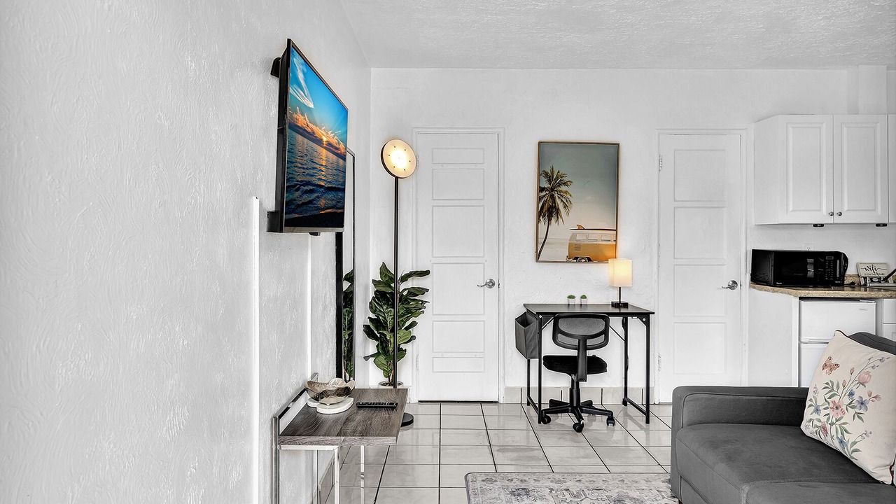 Photo of Livingroom in Downtown Hollywood