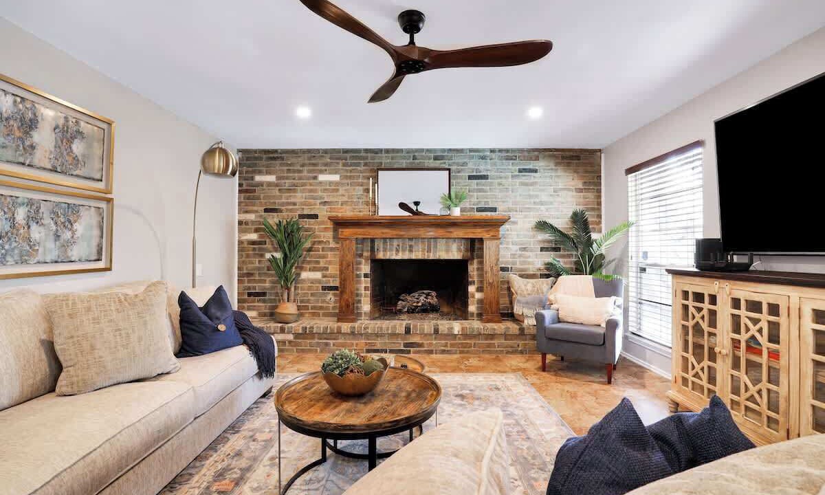 Photo of Livingroom in North Central Thousand Oaks