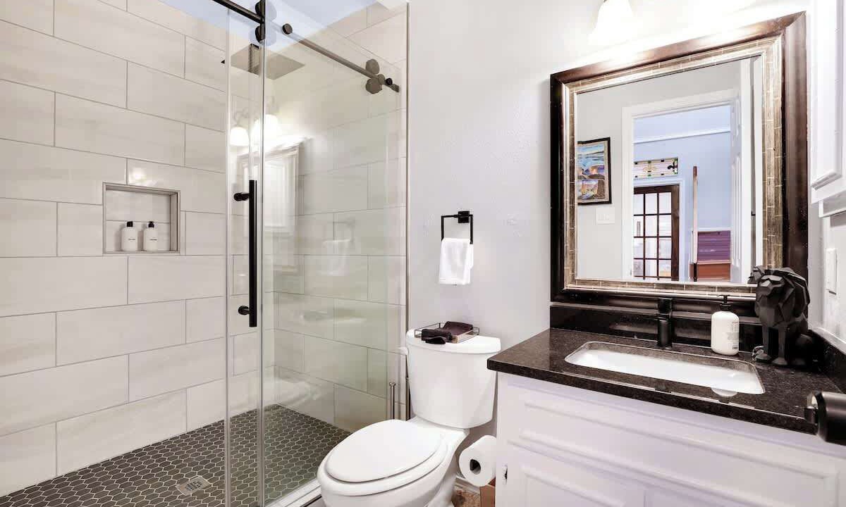 Photo of Bathroom in North Central Thousand Oaks