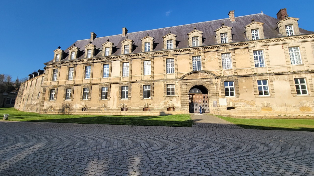 Photo of Others in Sedan