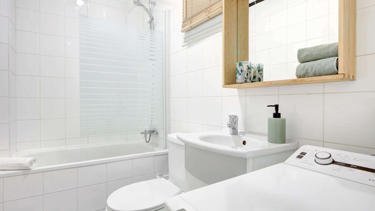 Photo of Bathroom in Arsenal