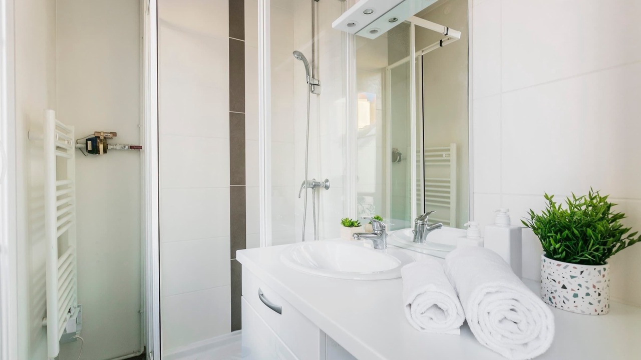Photo of Bathroom in Saint-Victor