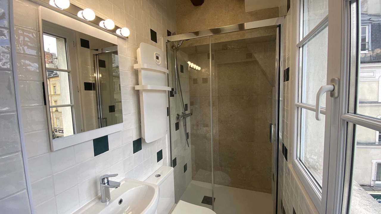 Photo of Bathroom in 5th Arrondissement