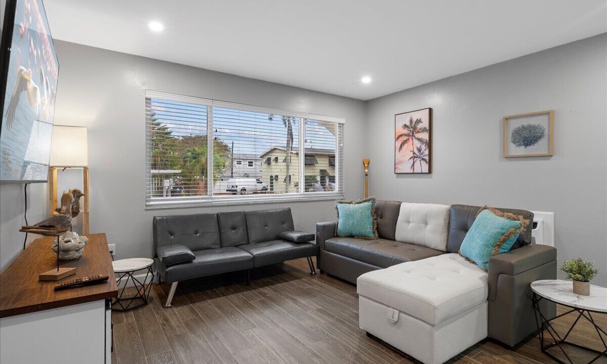 Photo of Livingroom in Lake Worth Corridor