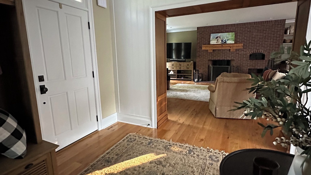 Photo of Livingroom in Saratoga Springs