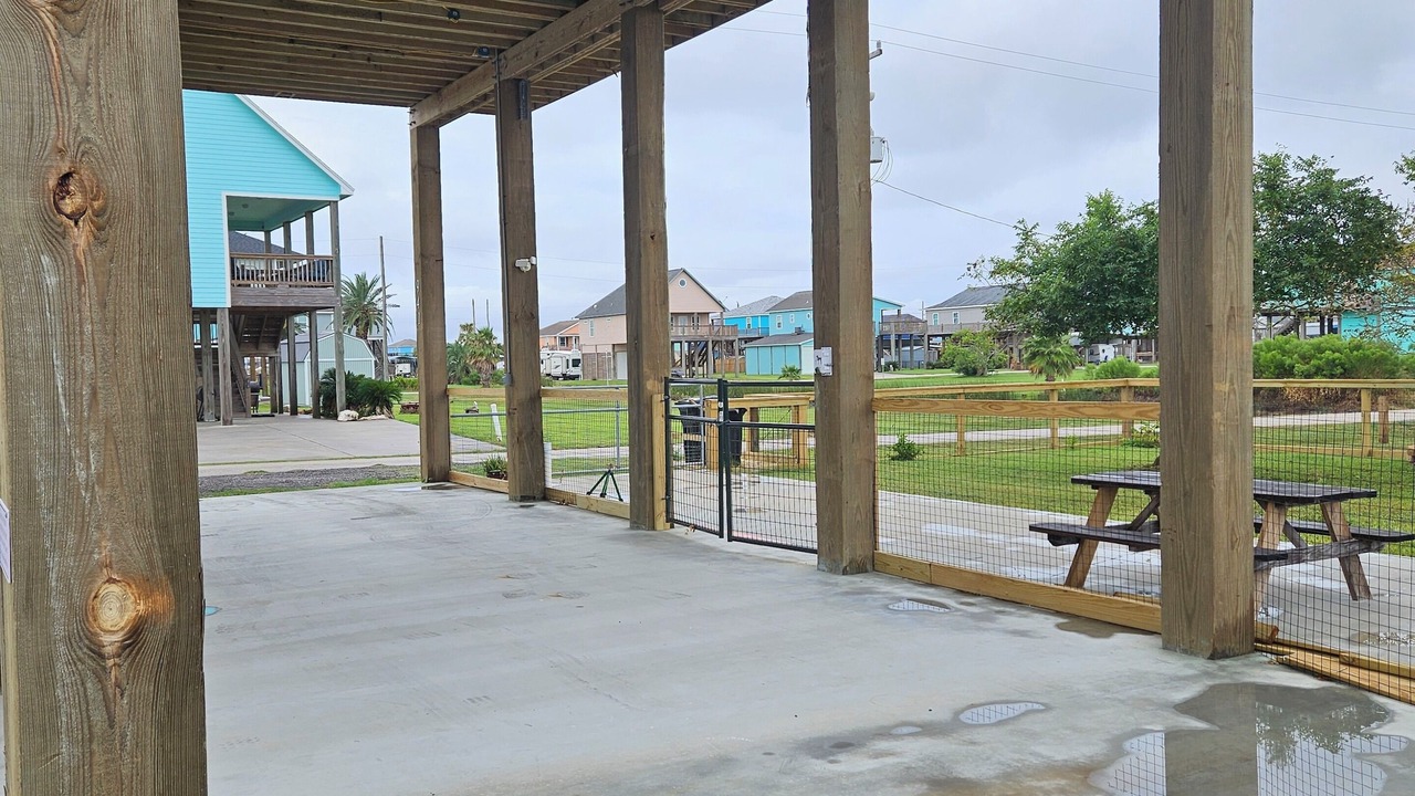 Photo of Patio Balcony in Crystal Beach
