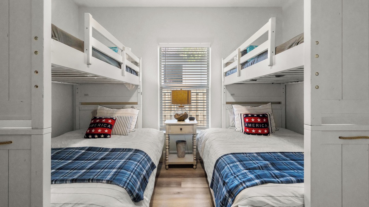 Photo of Bedroom in Naples Park