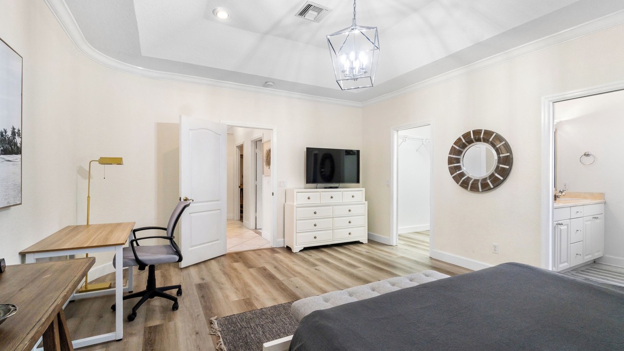 Photo of Bedroom in Naples Park