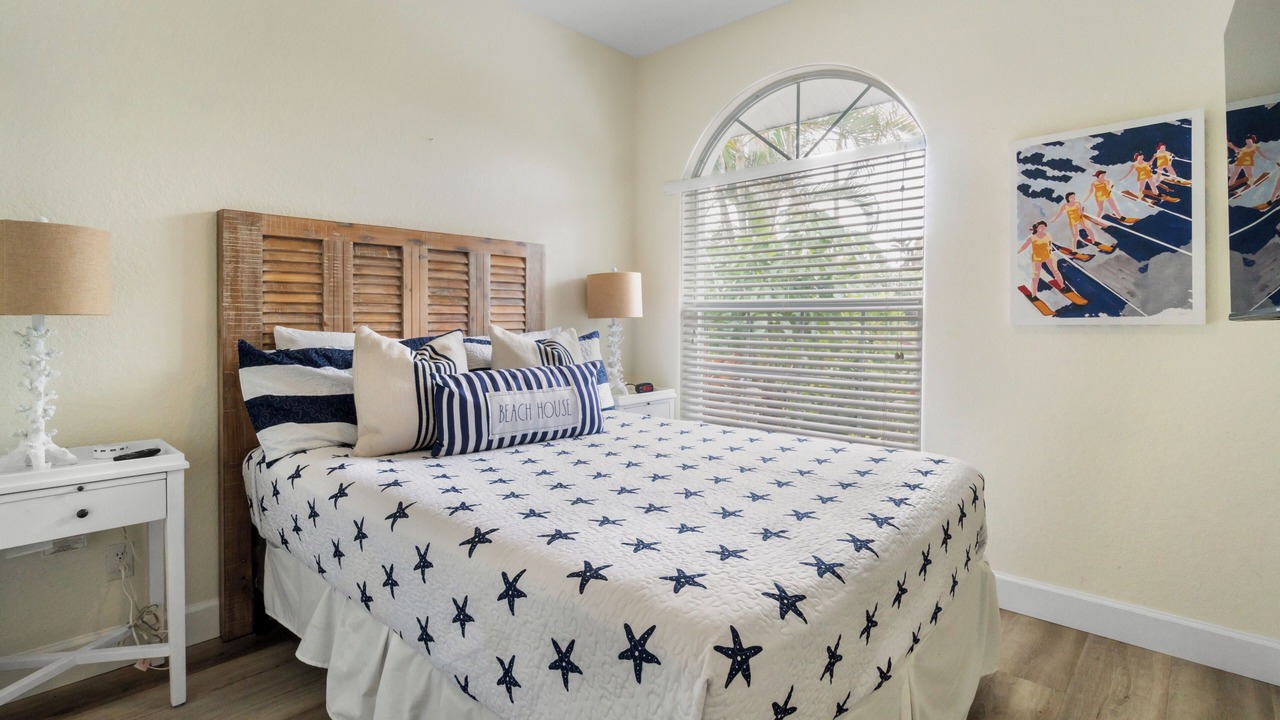 Photo of Bedroom in Naples Park