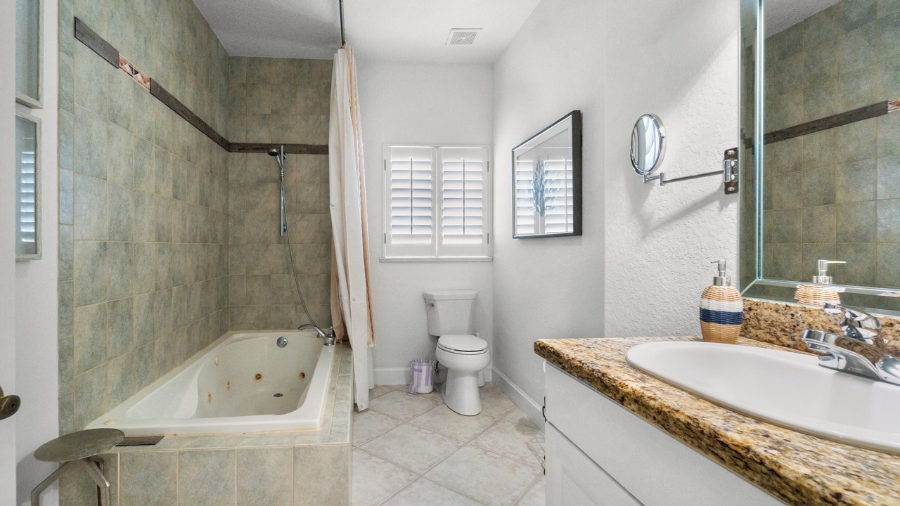 Photo of Bathroom in Naples Park