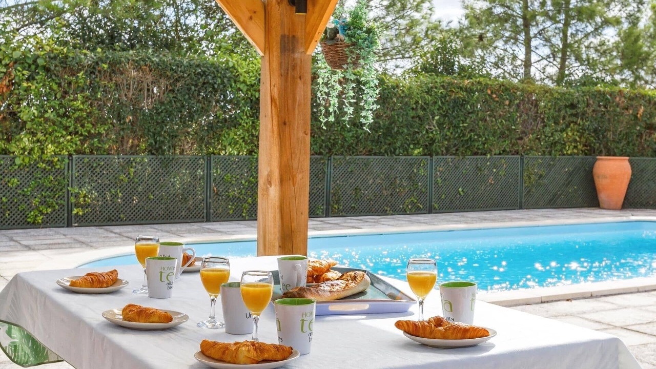 Photo of Others in Cambieure