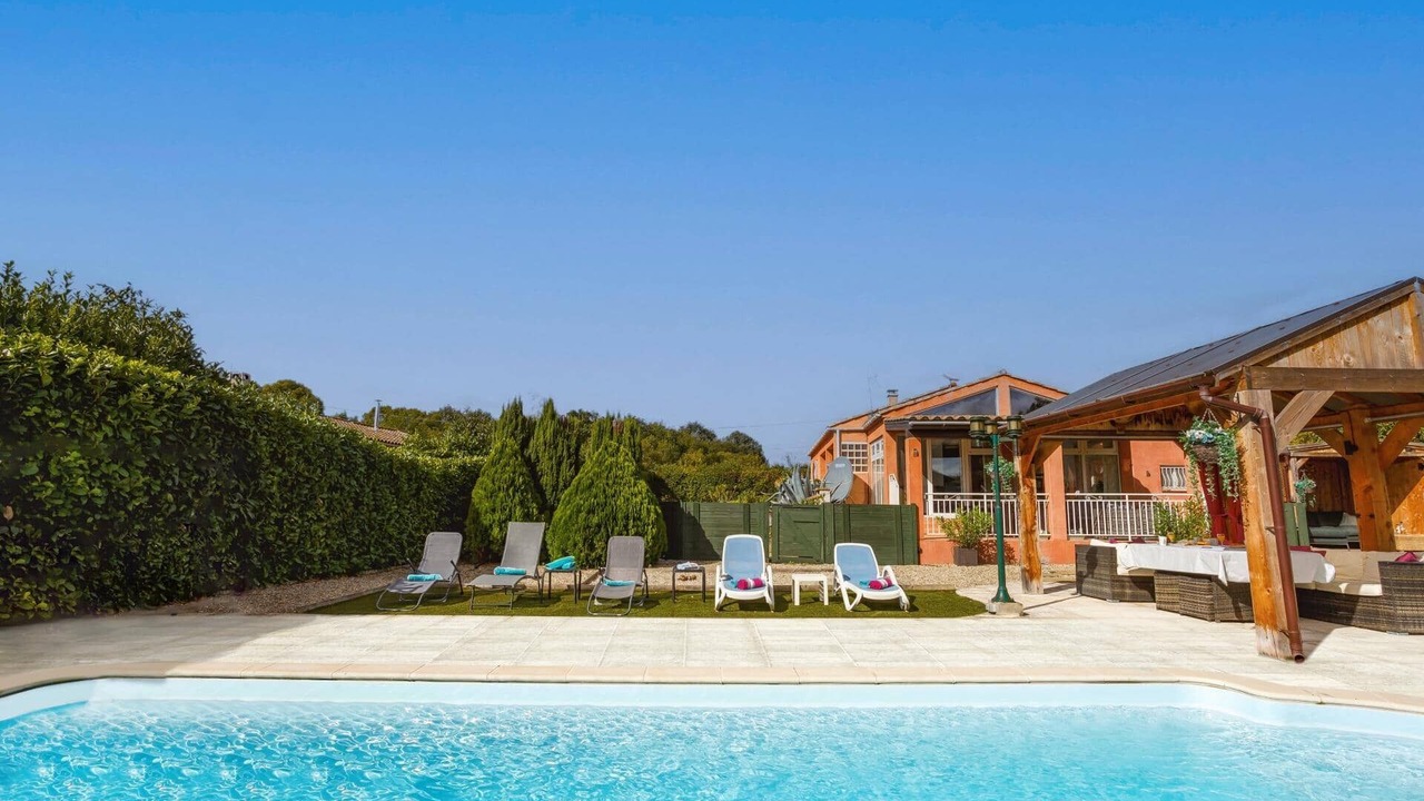 Photo of Others in Cambieure