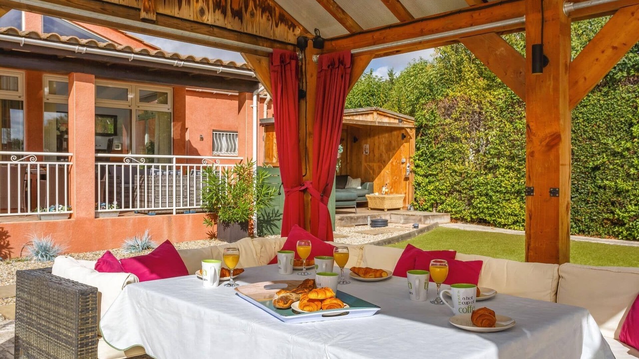 Photo of Others in Cambieure