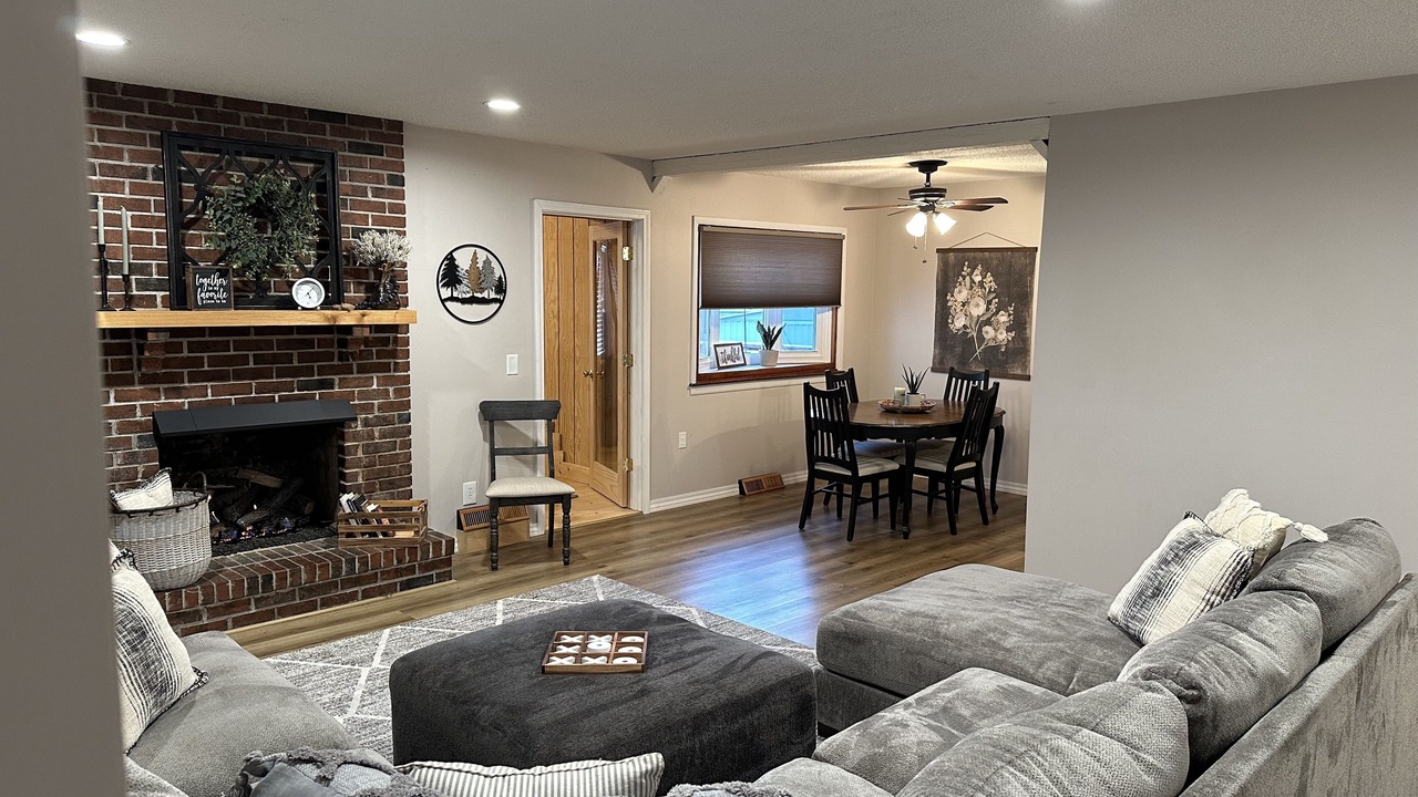 Photo of Livingroom in Republic