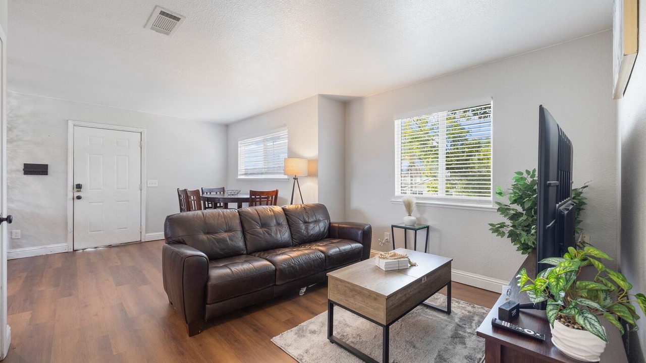 Photo of Livingroom in Southeastern Sacramento