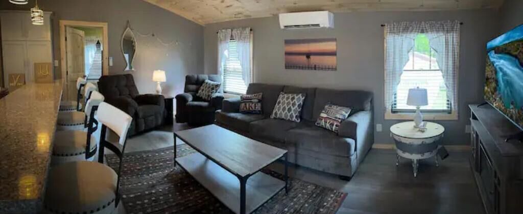 Photo of Livingroom in Sylvan Beach