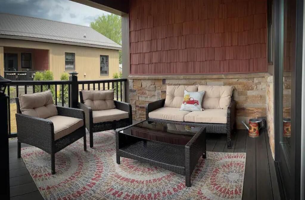 Photo of Patio Balcony in Sylvan Beach